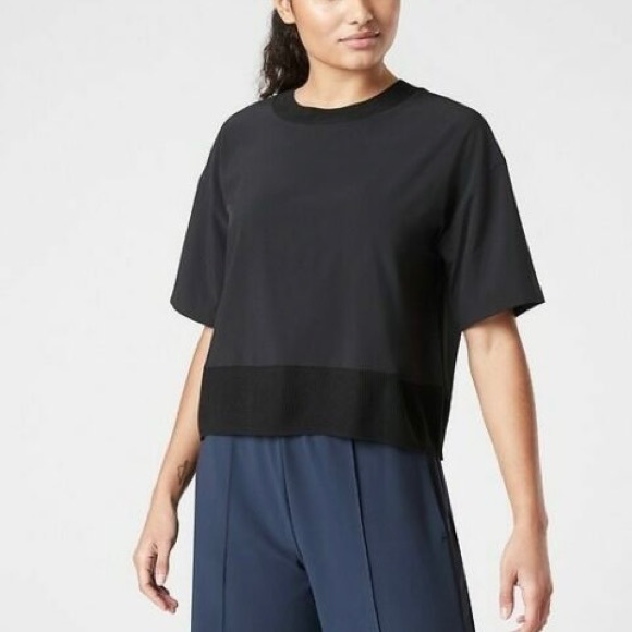 Athleta | Tops | Athleta Zephyr Crop 